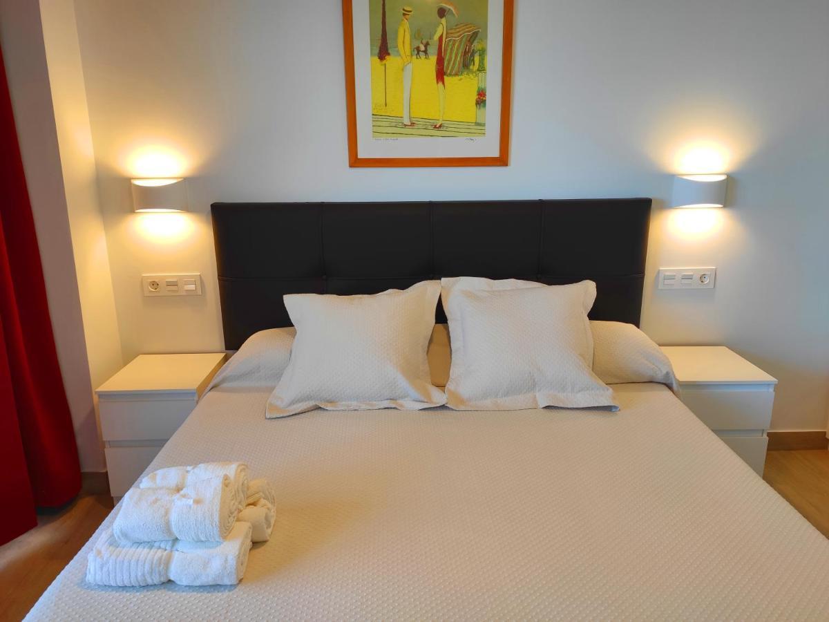 Beachfront -- New Luxury Apartment -- 1ª Linea Playa -- Fuengirola City Center -- Private Parking -- Panoramic Sea Views -- Екстериор снимка