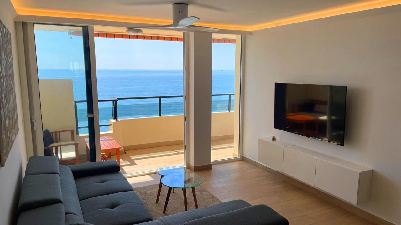 Beachfront -- New Luxury Apartment -- 1ª Linea Playa -- Fuengirola City Center -- Private Parking -- Panoramic Sea Views -- Екстериор снимка