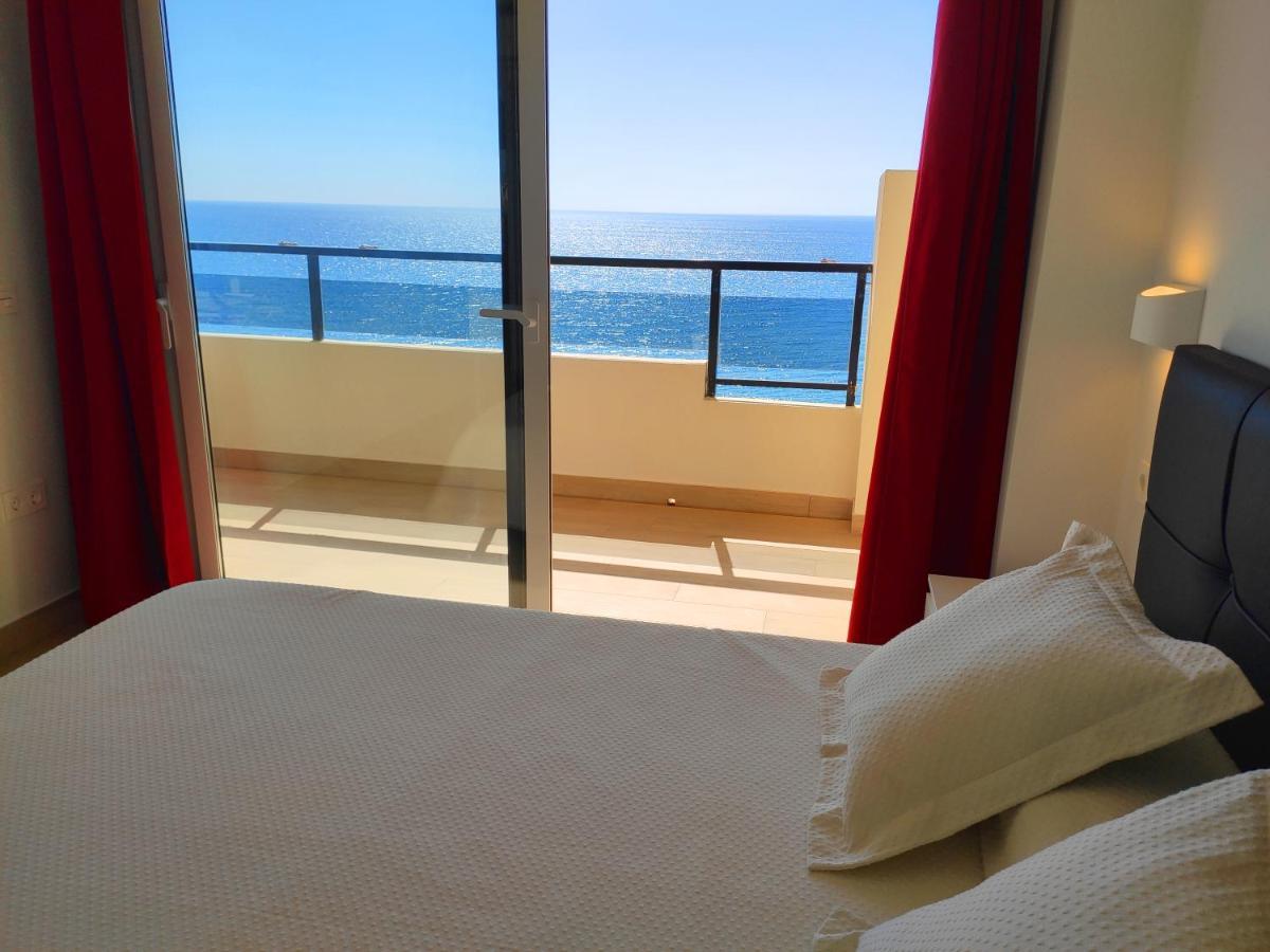 Beachfront -- New Luxury Apartment -- 1ª Linea Playa -- Fuengirola City Center -- Private Parking -- Panoramic Sea Views -- Екстериор снимка