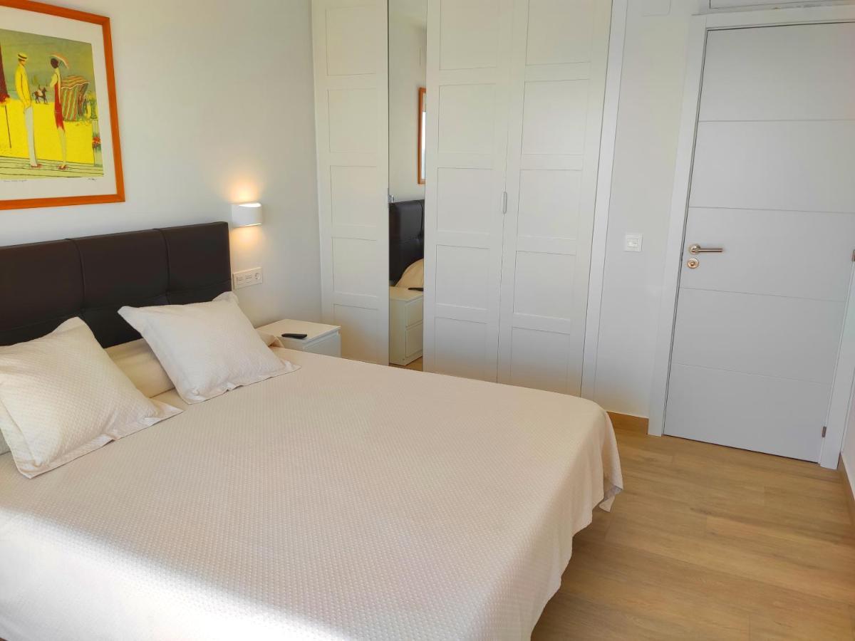 Beachfront -- New Luxury Apartment -- 1ª Linea Playa -- Fuengirola City Center -- Private Parking -- Panoramic Sea Views -- Екстериор снимка