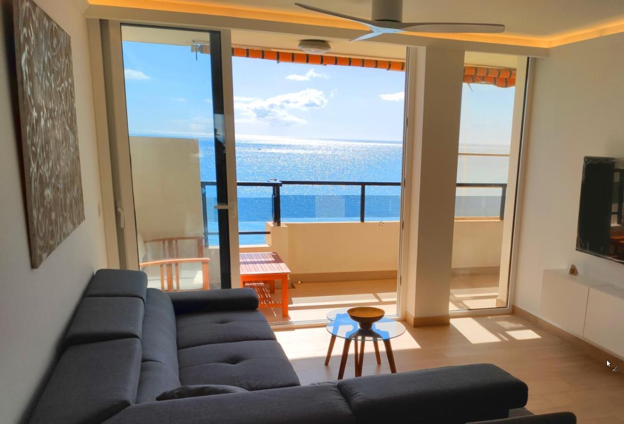 Beachfront -- New Luxury Apartment -- 1ª Linea Playa -- Fuengirola City Center -- Private Parking -- Panoramic Sea Views -- Екстериор снимка
