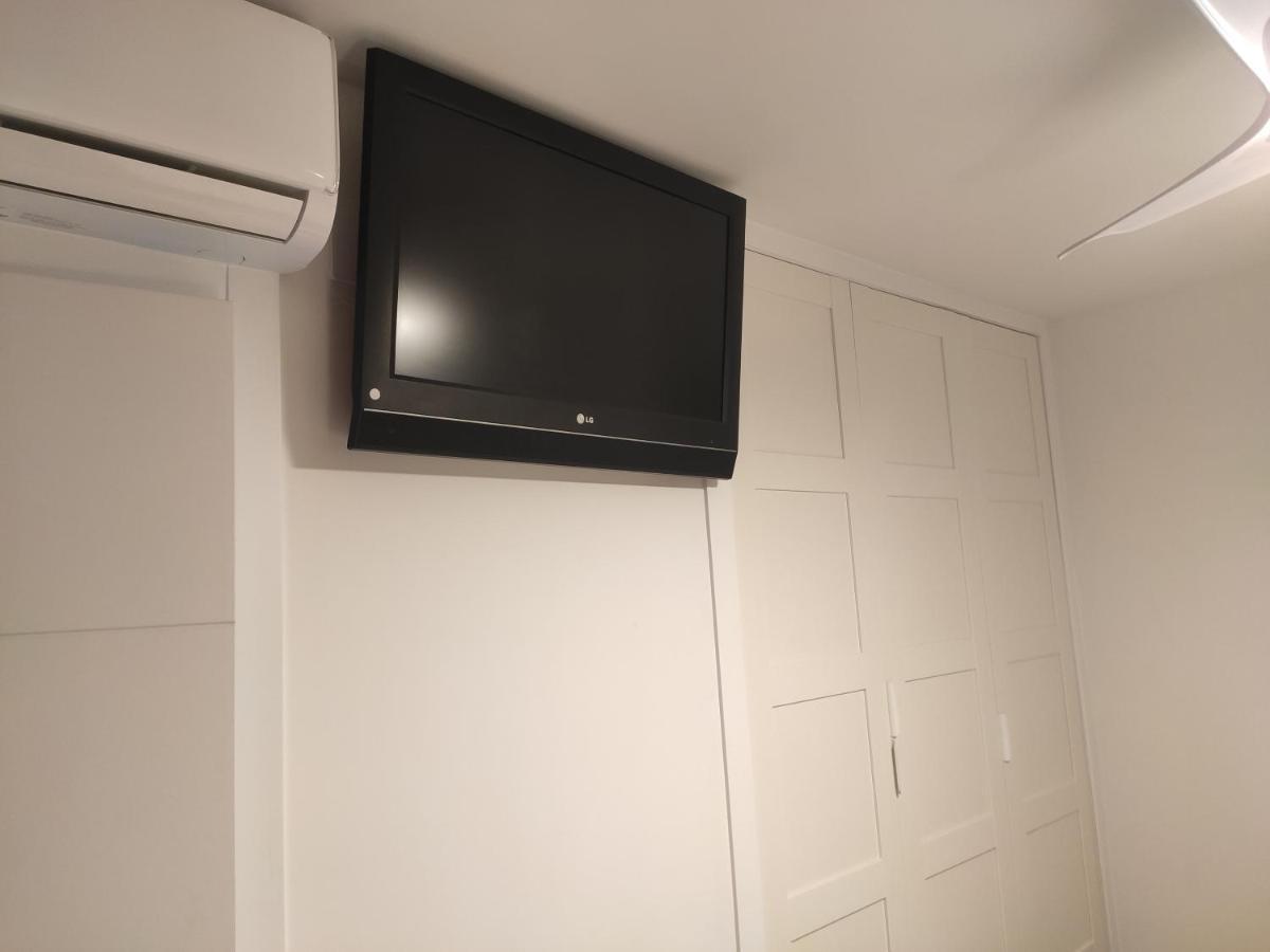 Beachfront -- New Luxury Apartment -- 1ª Linea Playa -- Fuengirola City Center -- Private Parking -- Panoramic Sea Views -- Екстериор снимка