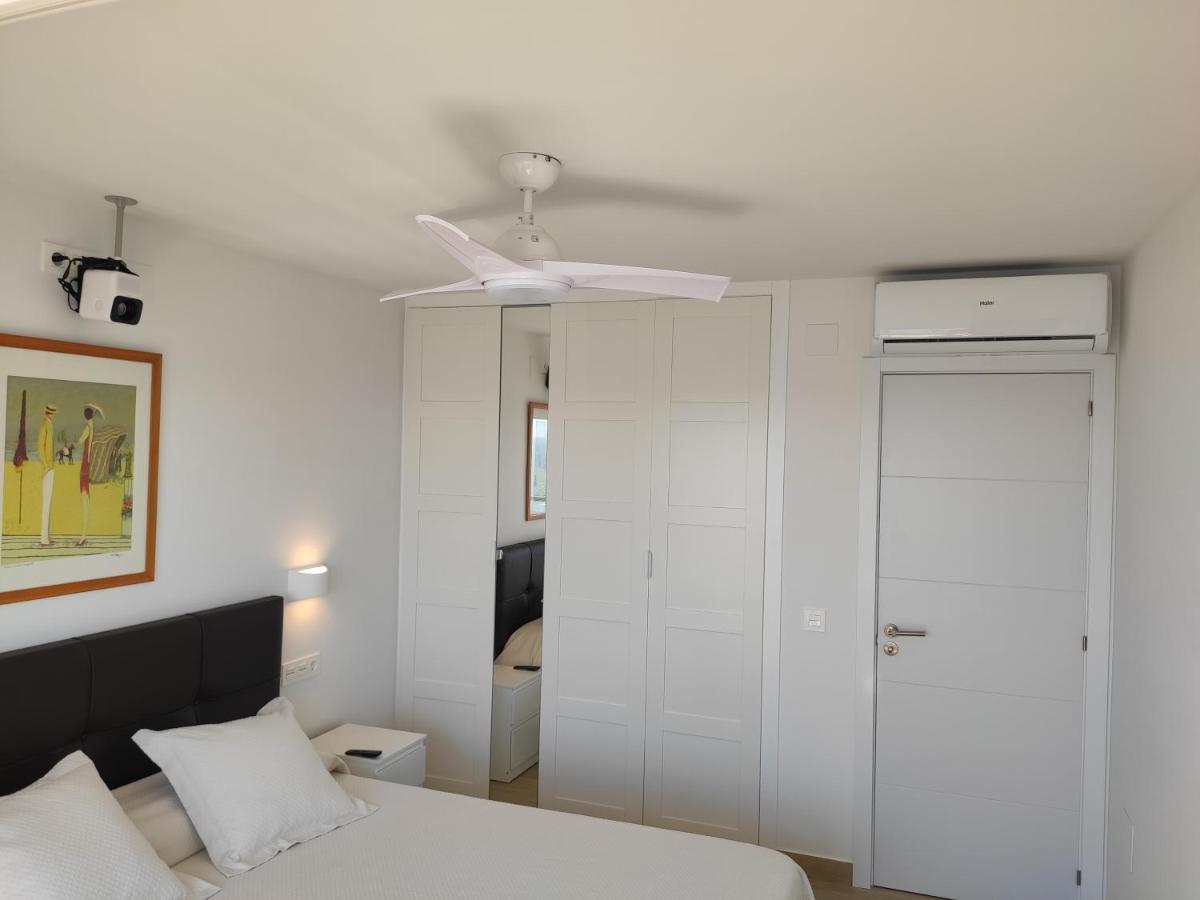 Beachfront -- New Luxury Apartment -- 1ª Linea Playa -- Fuengirola City Center -- Private Parking -- Panoramic Sea Views -- Екстериор снимка