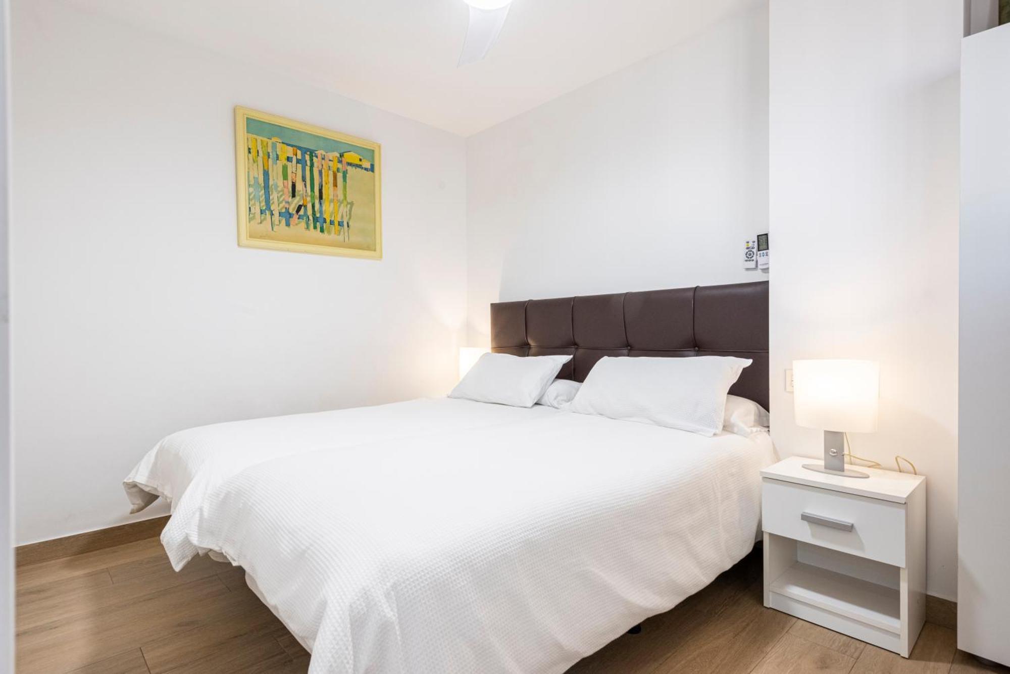 Beachfront -- New Luxury Apartment -- 1ª Linea Playa -- Fuengirola City Center -- Private Parking -- Panoramic Sea Views -- Екстериор снимка